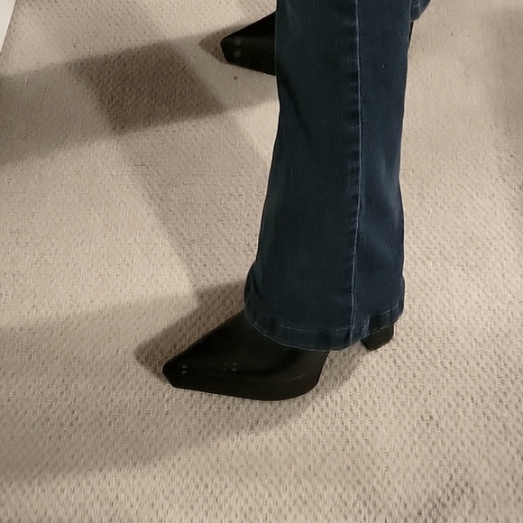 ZARA PLATFORM POINTED TOE LEATHER ANKLE BOOTS - Picture 3 of 5